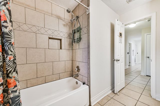 1422 Cedarbrook Court, Seabrook, TX 77586