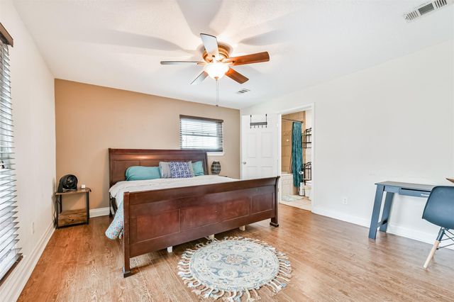 1422 Cedarbrook Court, Seabrook, TX 77586