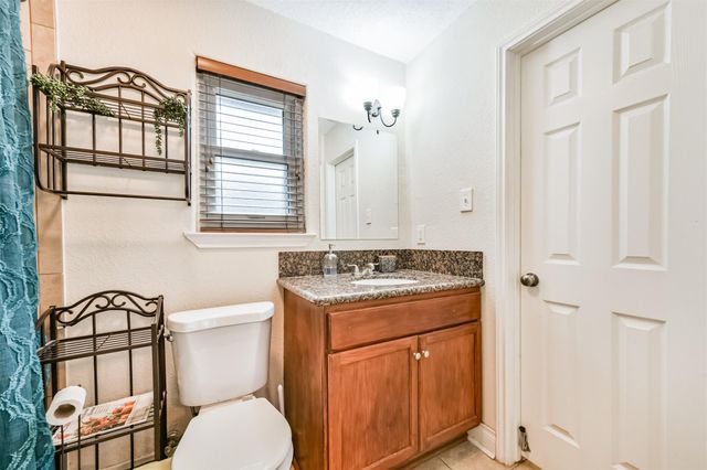 1422 Cedarbrook Court, Seabrook, TX 77586