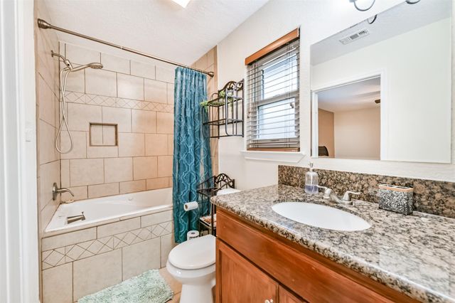 1422 Cedarbrook Court, Seabrook, TX 77586