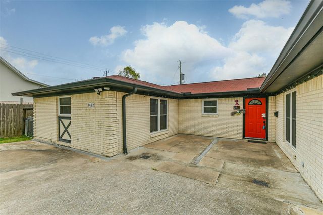 1422 Cedarbrook Court, Seabrook, TX 77586