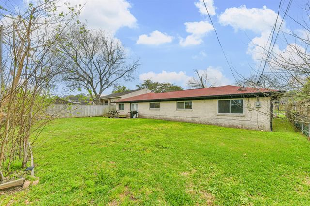 1422 Cedarbrook Court, Seabrook, TX 77586