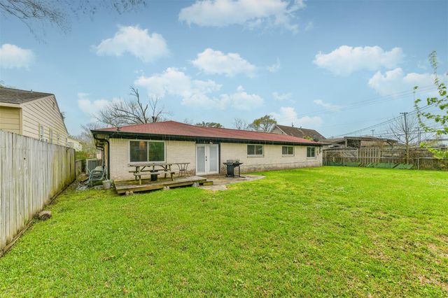 1422 Cedarbrook Court, Seabrook, TX 77586