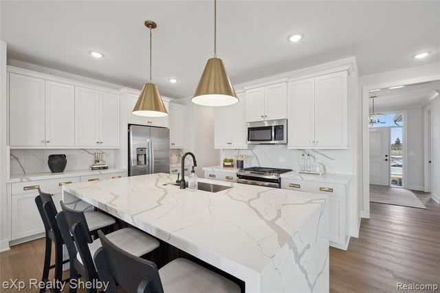 52030 Wellington Valley Drive, Macomb, MI 48042