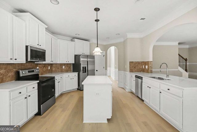 7985 Snapwell Drive, Fairburn, GA 30213