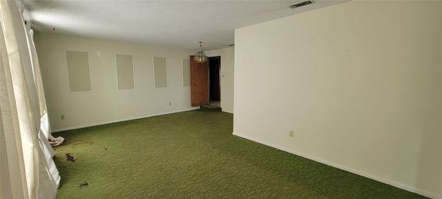 7813 Pebbleford Road, Fort Worth, TX 76134