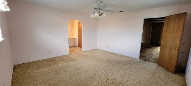 7813 Pebbleford Road, Fort Worth, TX 76134