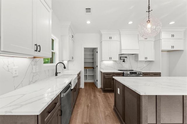 947 Lake Varner Drive, Covington, GA 30014
