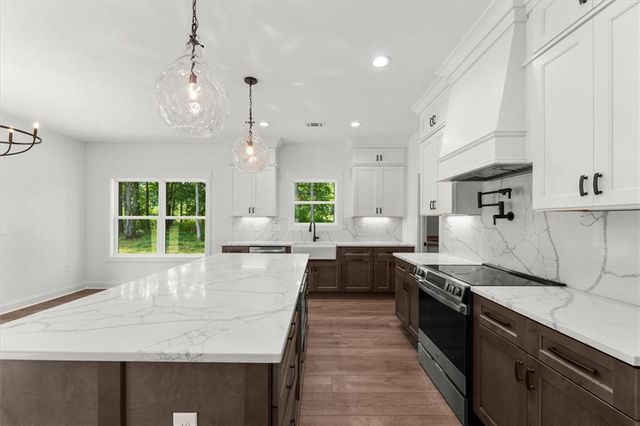 947 Lake Varner Drive, Covington, GA 30014