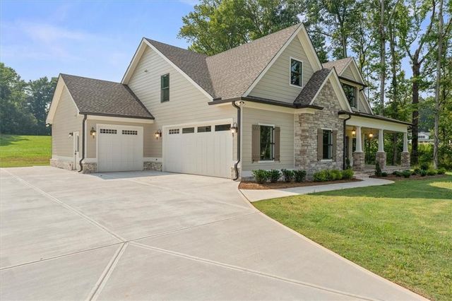 947 Lake Varner Drive, Covington, GA 30014