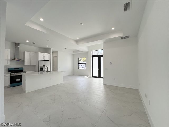 3231 41st AVE NE, Naples, FL 34120