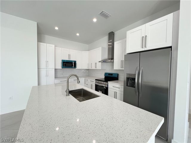 3231 41st AVE NE, Naples, FL 34120