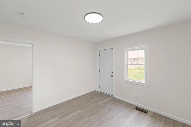 2141 VALLEY AVE, Winchester, VA 22601