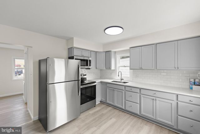 2141 VALLEY AVE, Winchester, VA 22601