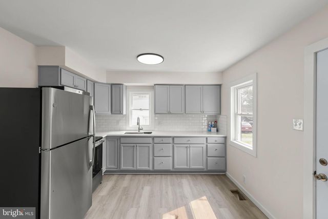 2141 VALLEY AVE, Winchester, VA 22601