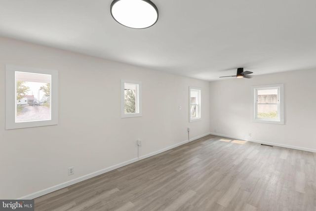2141 VALLEY AVE, Winchester, VA 22601