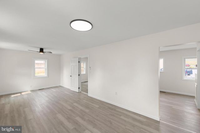 2141 VALLEY AVE, Winchester, VA 22601