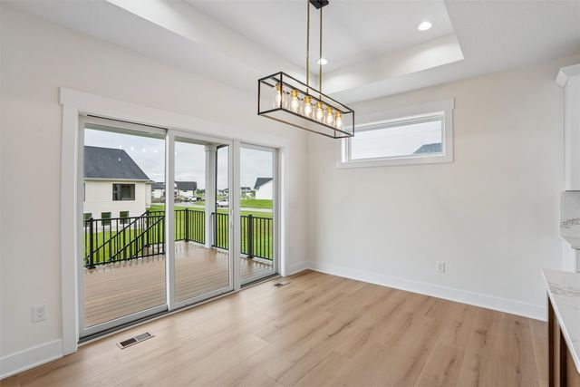 17311 Brookview Drive, Urbandale, IA 50263