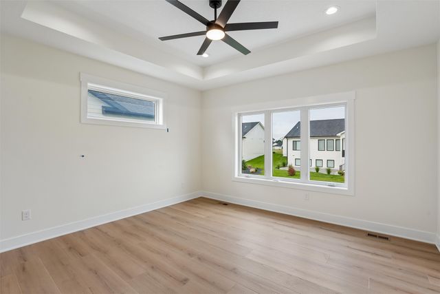 17311 Brookview Drive, Urbandale, IA 50263