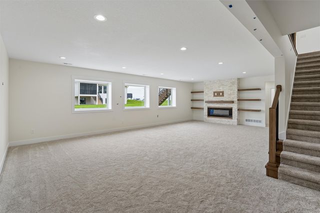 17311 Brookview Drive, Urbandale, IA 50263