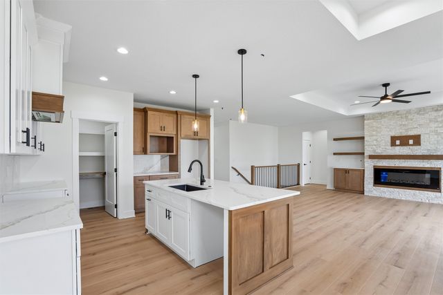 17311 Brookview Drive, Urbandale, IA 50263