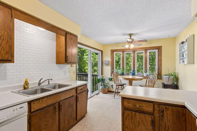 973 Greenhaven Drive, Vadnais Heights, MN 55127