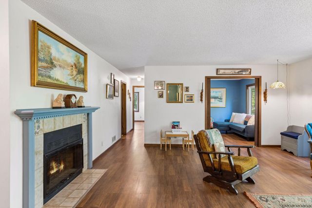 973 Greenhaven Drive, Vadnais Heights, MN 55127