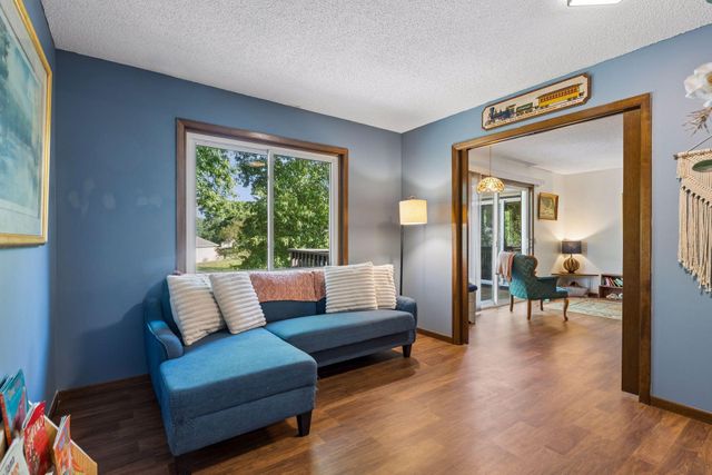 973 Greenhaven Drive, Vadnais Heights, MN 55127