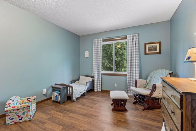 973 Greenhaven Drive, Vadnais Heights, MN 55127