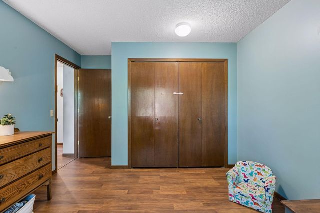 973 Greenhaven Drive, Vadnais Heights, MN 55127