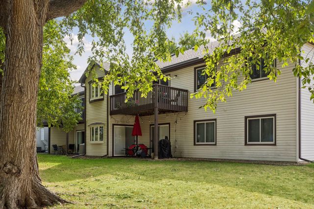973 Greenhaven Drive, Vadnais Heights, MN 55127