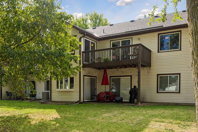 973 Greenhaven Drive, Vadnais Heights, MN 55127
