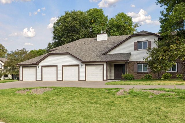 973 Greenhaven Drive, Vadnais Heights, MN 55127