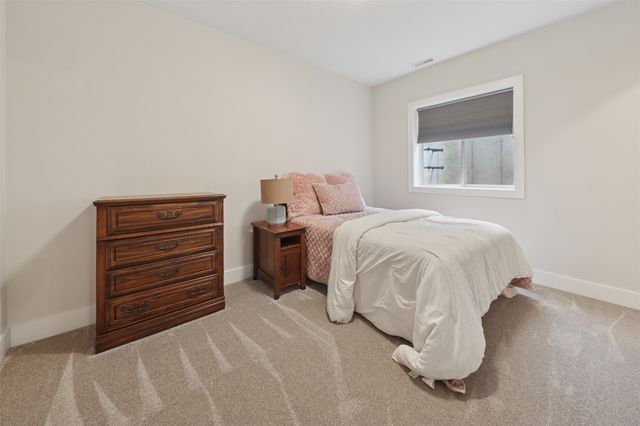 618 35th SW Street SW, Altoona, IA 50009