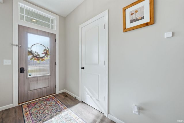 9628 Bluffs Corner, Fort Wayne, IN 46825