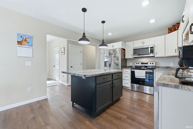 9628 Bluffs Corner, Fort Wayne, IN 46825