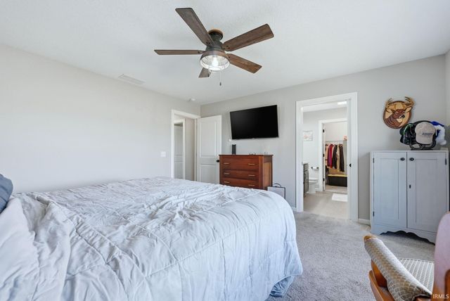 9628 Bluffs Corner, Fort Wayne, IN 46825