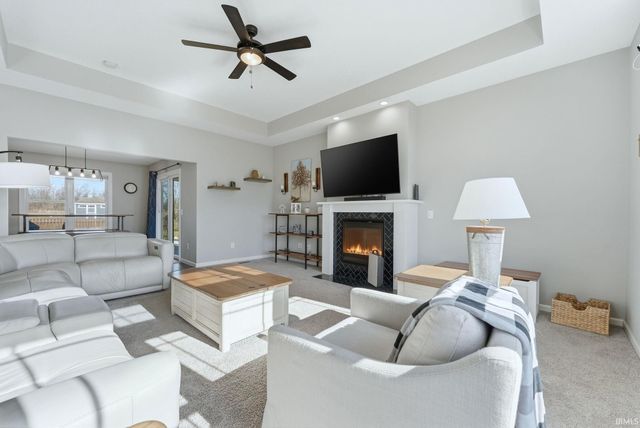 9628 Bluffs Corner, Fort Wayne, IN 46825