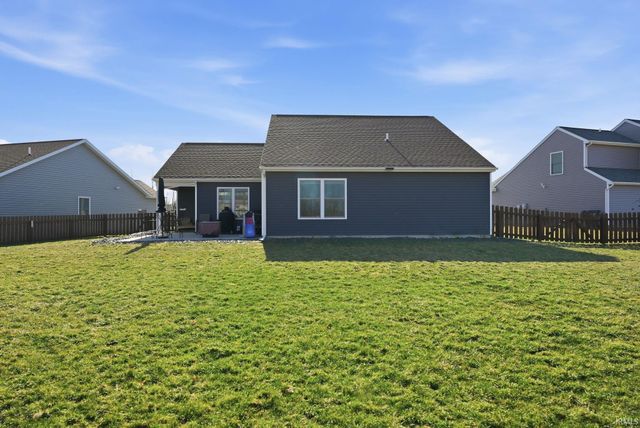 9628 Bluffs Corner, Fort Wayne, IN 46825