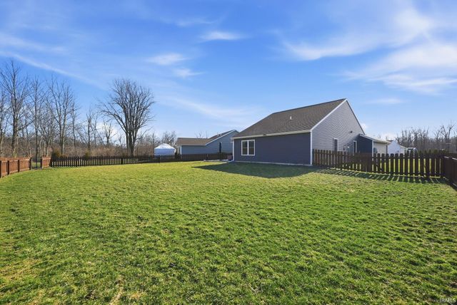 9628 Bluffs Corner, Fort Wayne, IN 46825