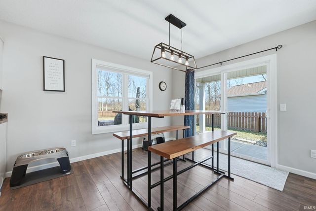 9628 Bluffs Corner, Fort Wayne, IN 46825