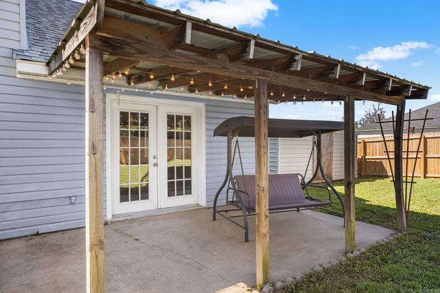 7016 Northlake Drive, Jacksonville, AR 72076
