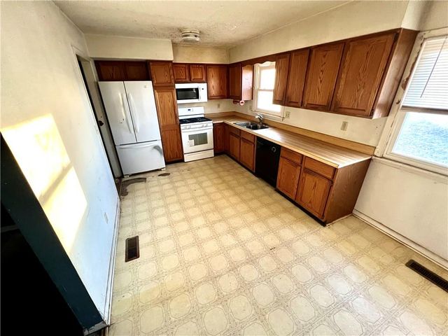 242 S Raum Street, Lawson, MO 64062