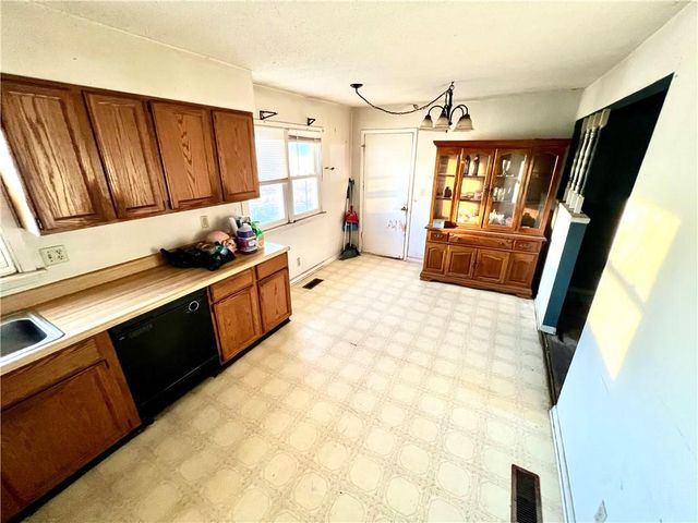 242 S Raum Street, Lawson, MO 64062