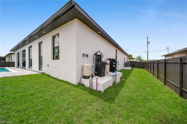 1237 NW 37th AVE, Cape Coral, FL 33993