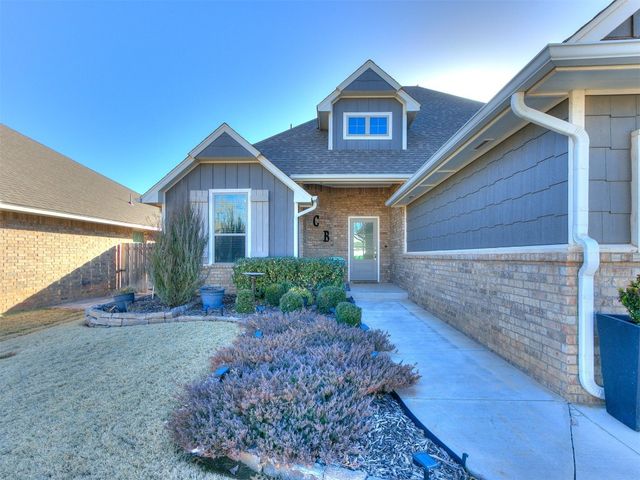 421 Switch Court, Yukon, OK 73099