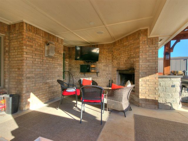 421 Switch Court, Yukon, OK 73099