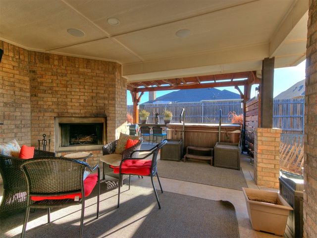 421 Switch Court, Yukon, OK 73099