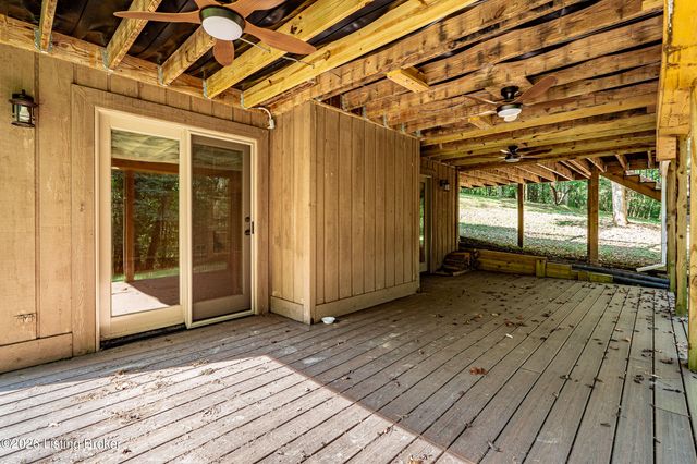 1000 Hobbs Ln, Fisherville, KY 40023