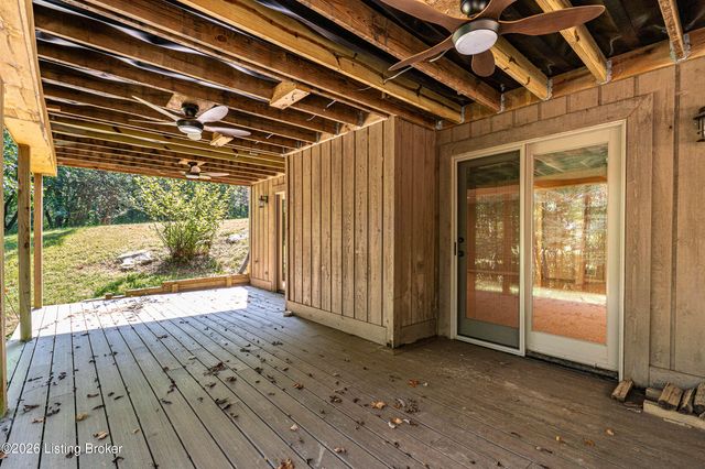 1000 Hobbs Ln, Fisherville, KY 40023